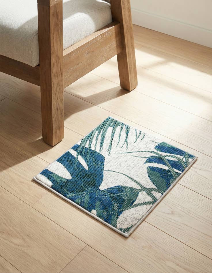 Detail image of 1' 4 x 1' 4 Blossom Sample Rug