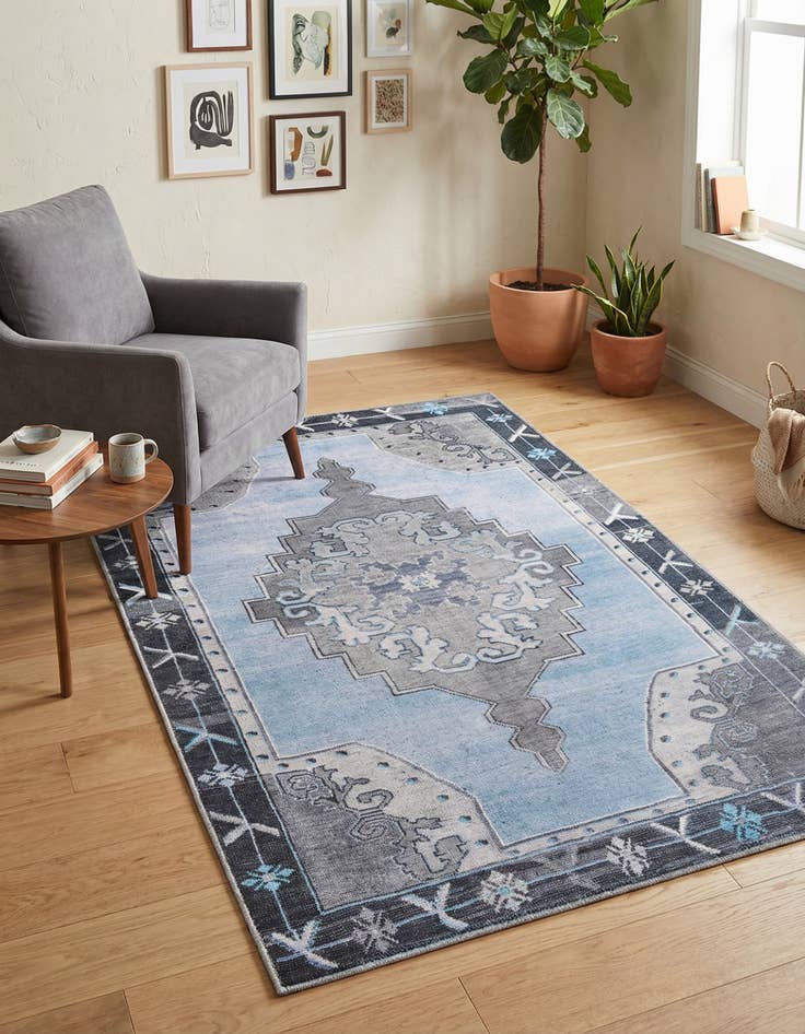 Detail image of 3' 6 x 5' 6 Timeless Rug