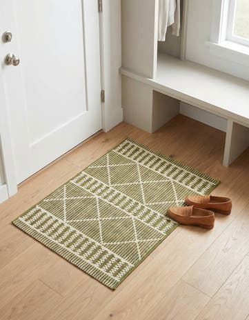 Green Easy-Clean Trellis Indoor / Outdoor Rug