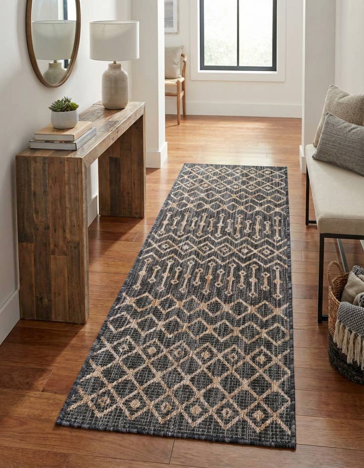 Detail image of 2' x 6' Washable Lattice Indoor / Outdoor Runner Rug