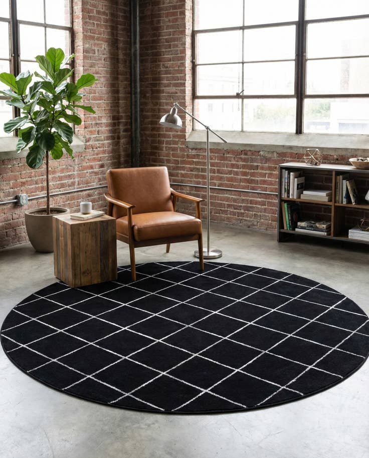 Detail image of 7' 10 x 7' 10 Vogue Geo Round Rug