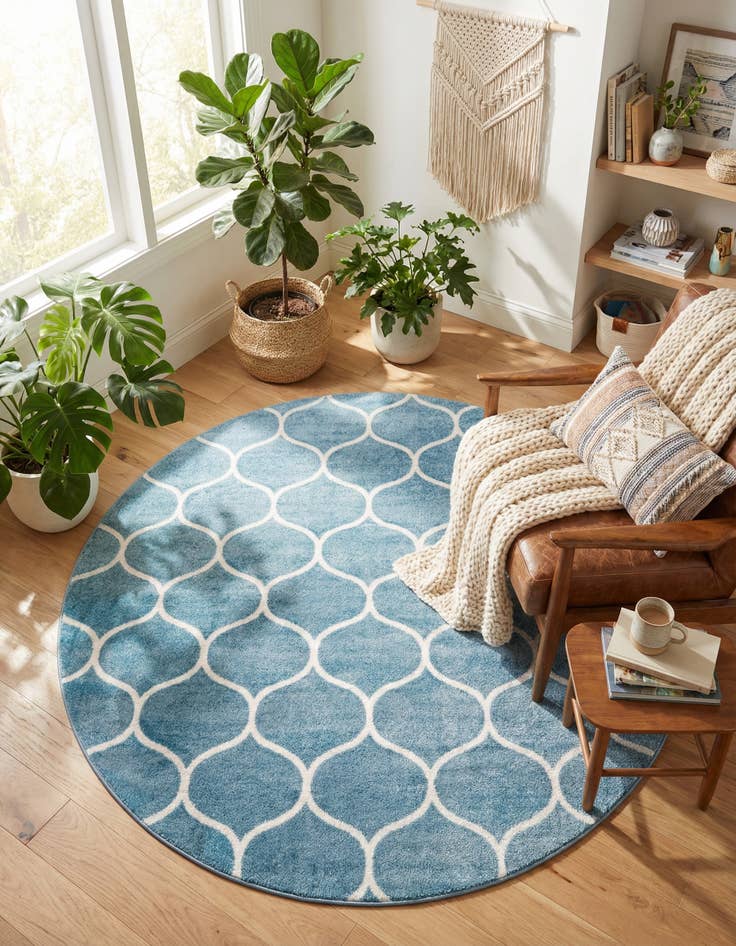 Detail image of 5' 3 x 5' 3 Lattice Frieze Round Rug