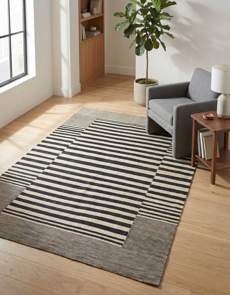 Detail image of 4' 2 x 5' 9 Hand Woven Kilim Modern Wool Rug