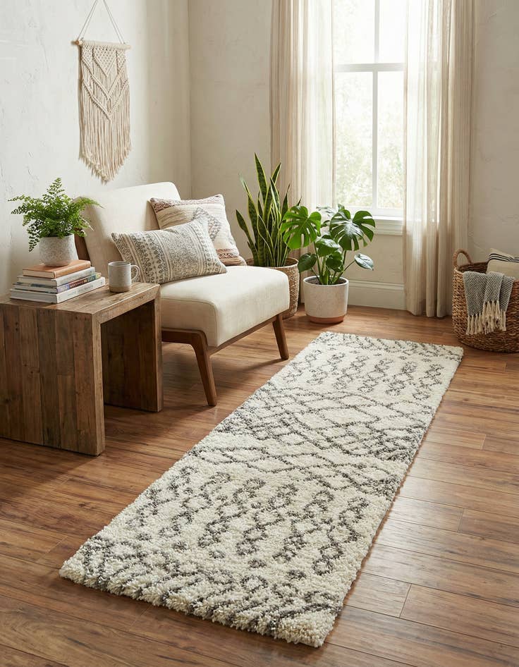 Detail image of 2' 7 x 6' Marrakesh Shag Runner Rug