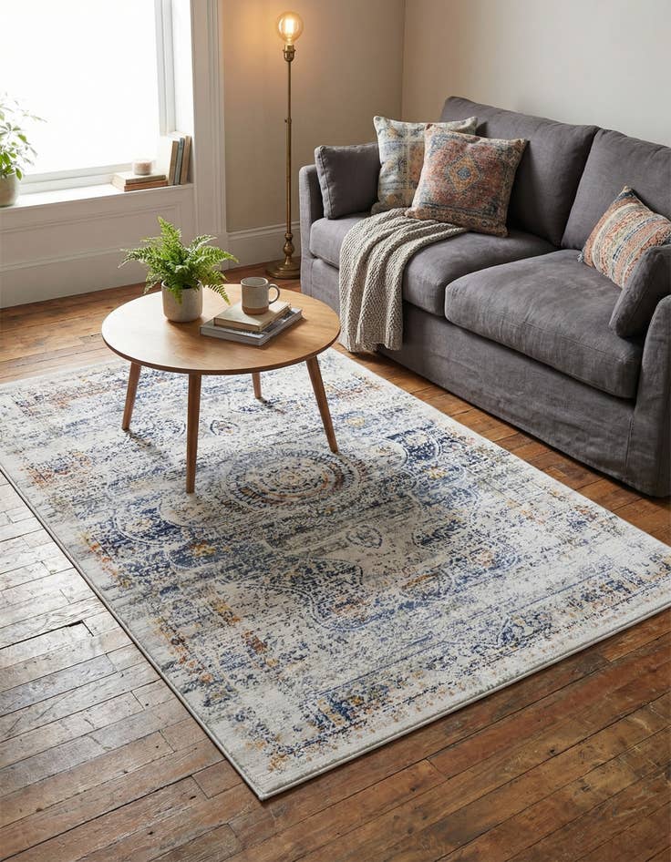 Detail image of 4' x 6' Budapest Rug