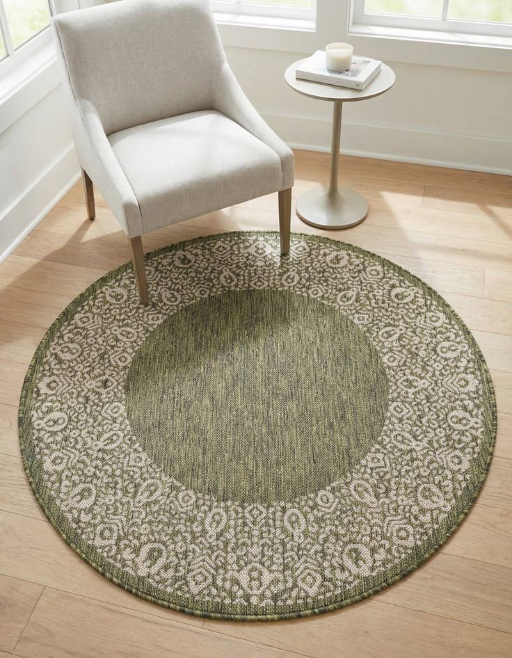 Detail image of 4' x 4'  Washable Border Indoor / Outdoor Round Rug