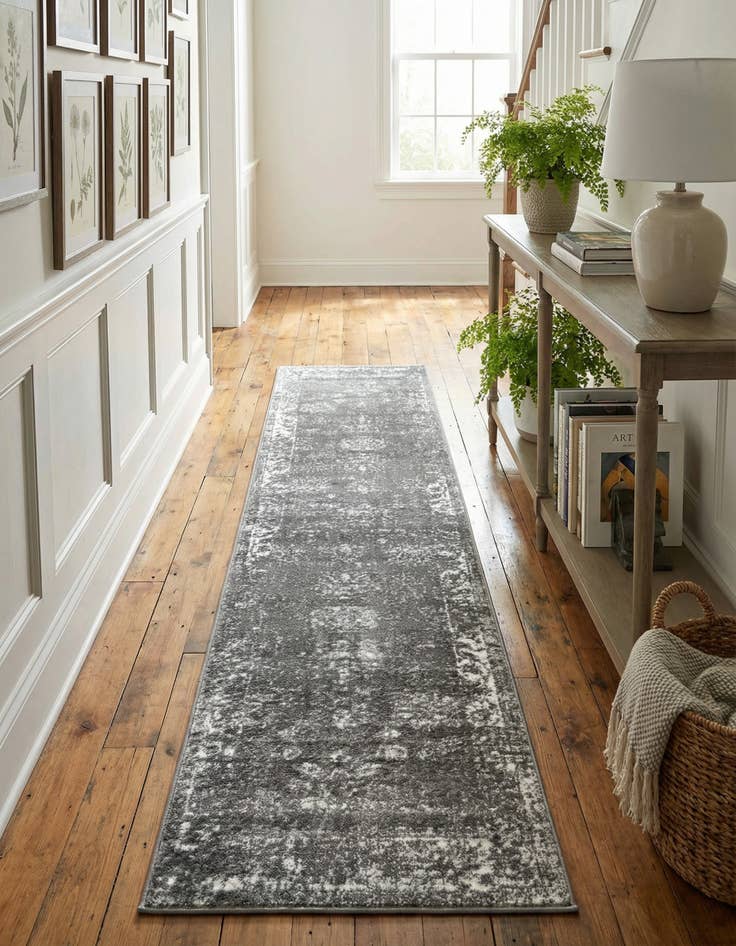 Detail image of 2' x 9' 10 Monaco Runner Rug