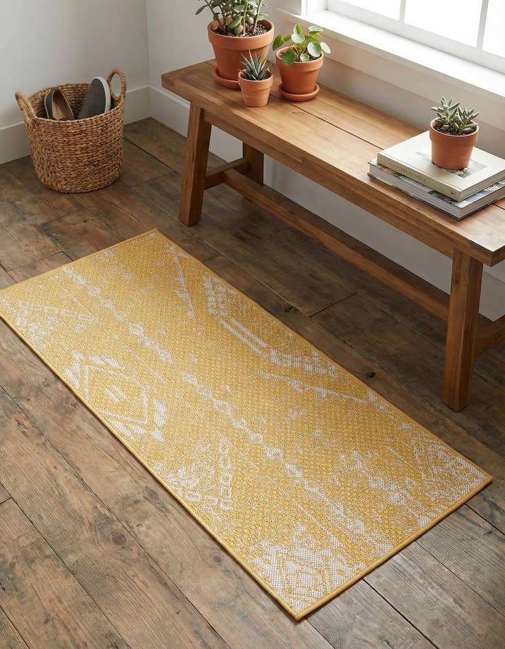 Detail image of 2' x 4'  Washable Bohemian Indoor / Outdoor Runner Rug