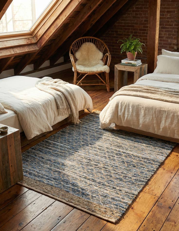 Detail image of 5' 1 x 8' Hand Woven Chindi Trellis Rug