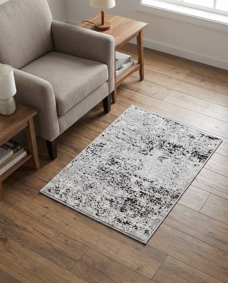 Detail image of 2' 2 x 3' Leipzig Rug