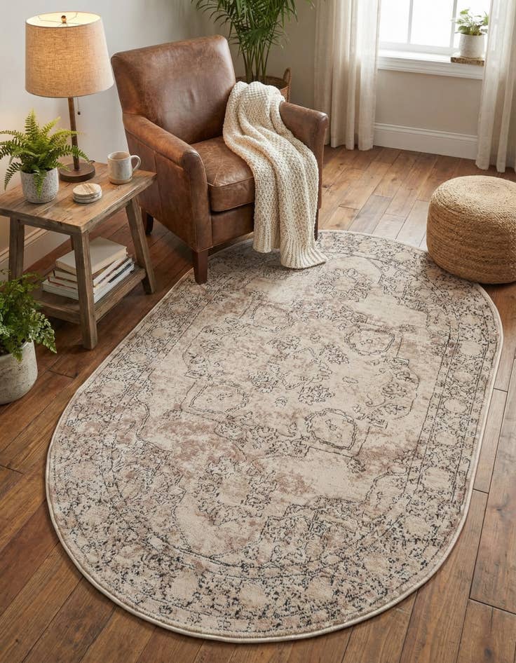 Detail image of 4' 1 x 6' 1 Oregon Oval Rug