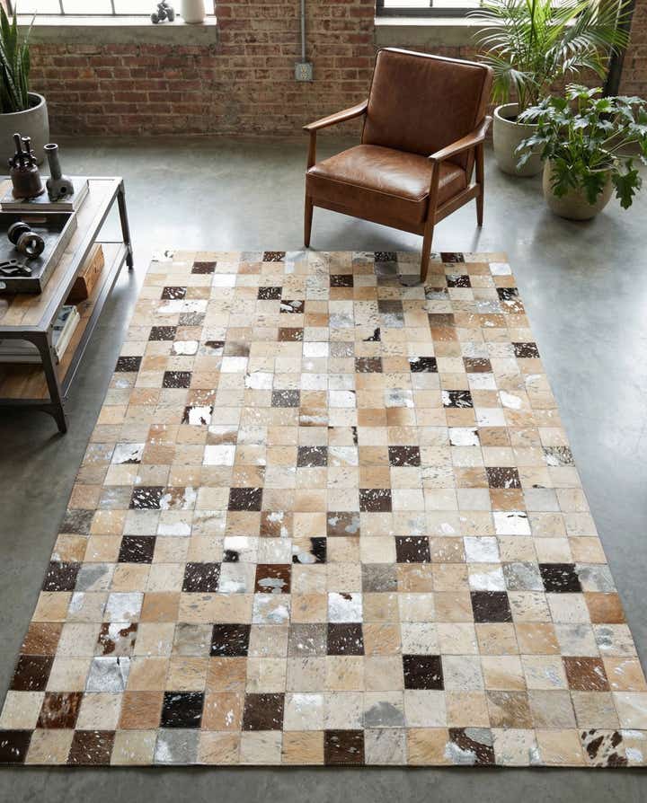 4' 1 x 6' Cowhide - Patchwork Rug