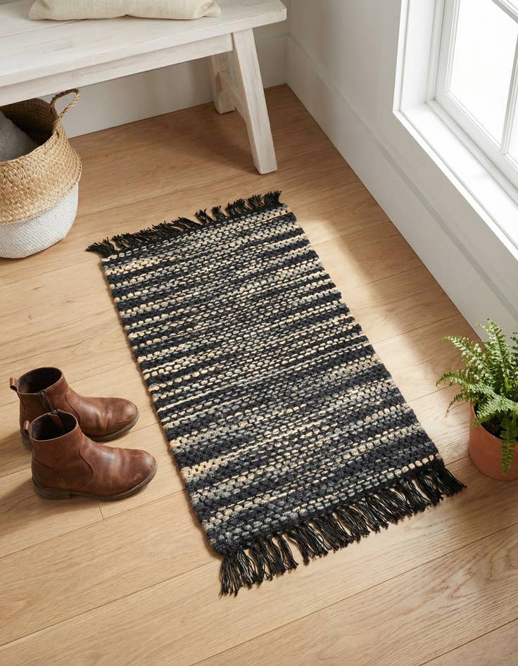 Detail image of 2' x 3' 1  Hand Woven Chunky Jute Rug