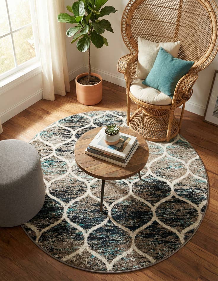 Detail image of 5' 3 x 5' 3 Lattice Frieze Round Rug