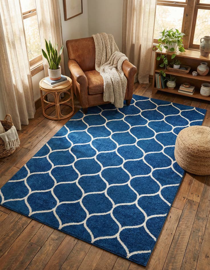 Detail image of 5' 3 x 8' Lattice Frieze Rug