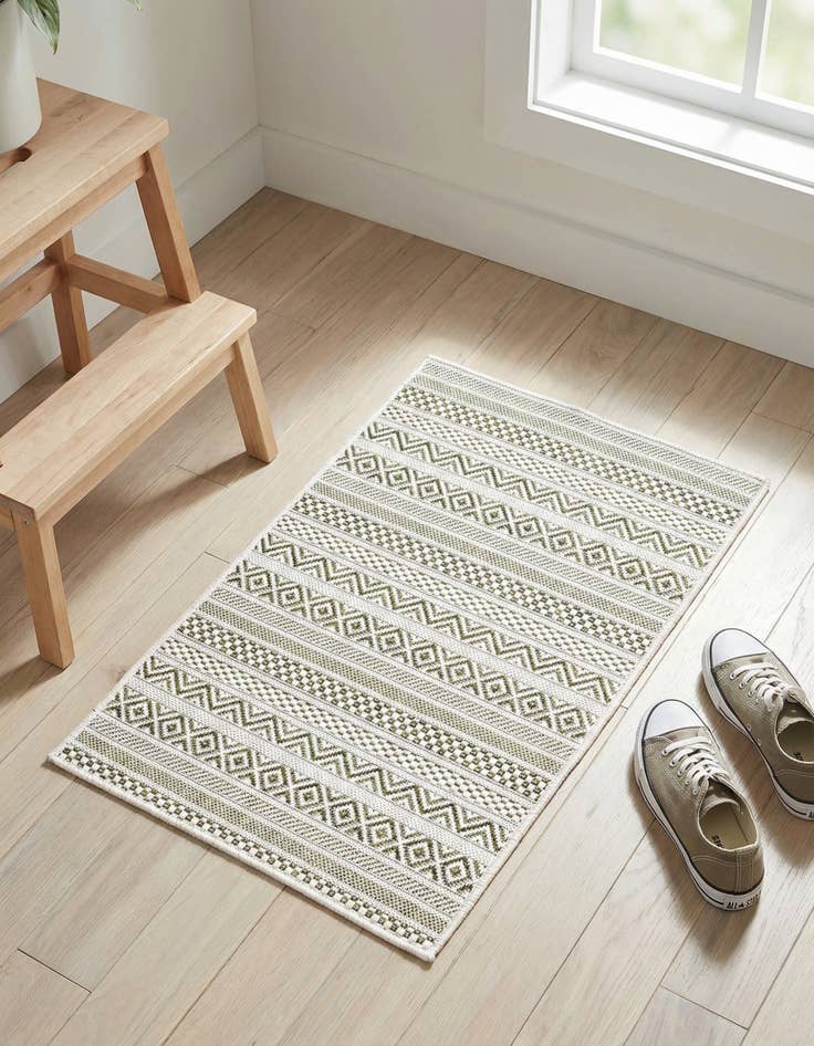Detail image of 2' x 3'  Washable Striped Indoor / Outdoor Rug