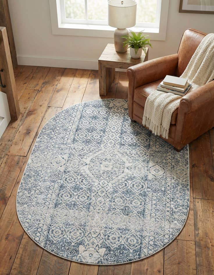 Detail image of 4' x 6' Newport Oval Rug