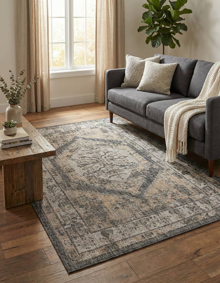 Detail image of 4' x 6' Easy-Clean Traditional Indoor / Outdoor Rug