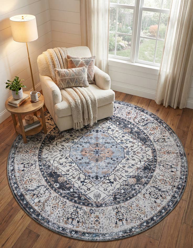 Detail image of 7' 1 x 7' 1 Yara Round Rug