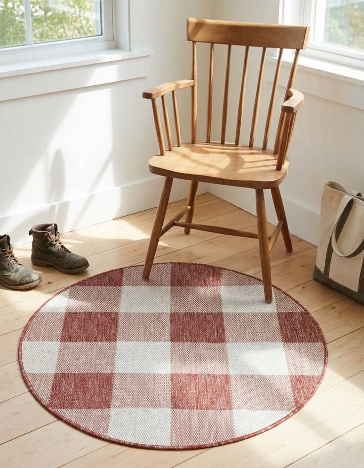Detail image of 3' x 3' Washable Checkered Indoor / Outdoor Round Rug