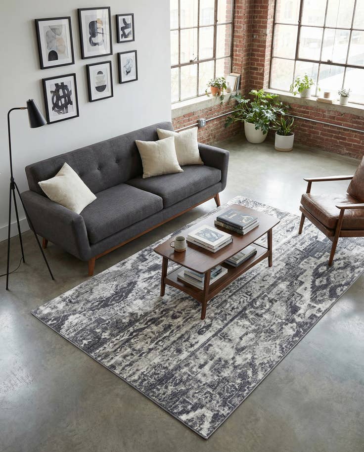 Detail image of 5' x 8' Madrid Rug