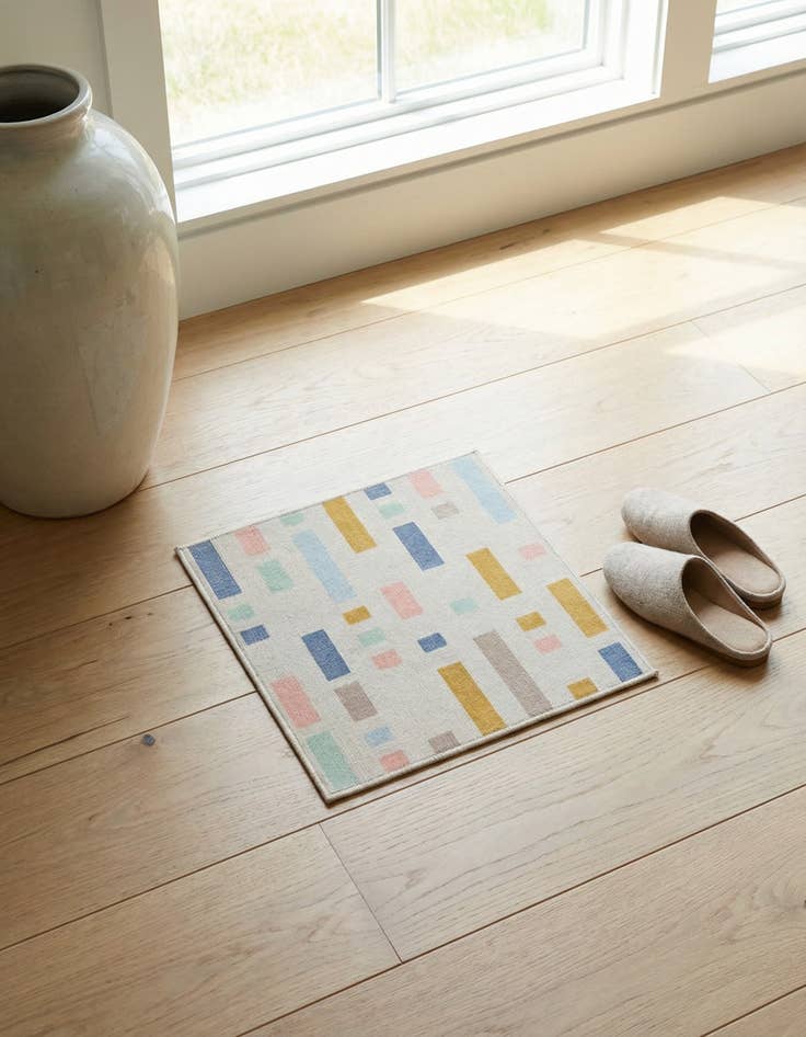 Detail image of 1' 4 x 1' 4 Lotus Sample Rug