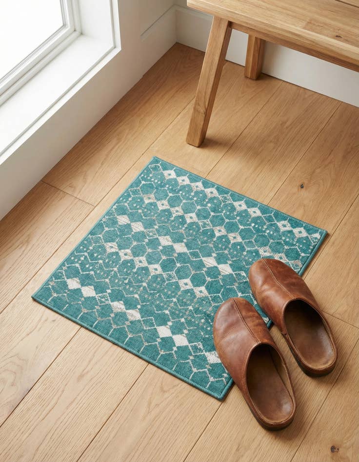 Detail image of 1' 3 x 1' 3 Washable Lattice Indoor / Outdoor Sample Rug