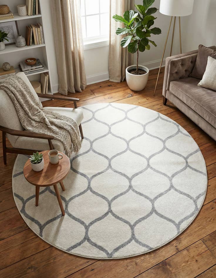 Detail image of 7' 10 x 7' 10 Trellis Frieze Round Rug