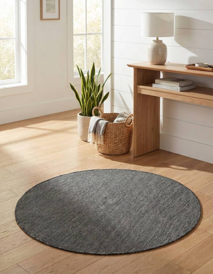 Detail image of 3' x 3' Washable Solid Indoor / Outdoor Round Rug