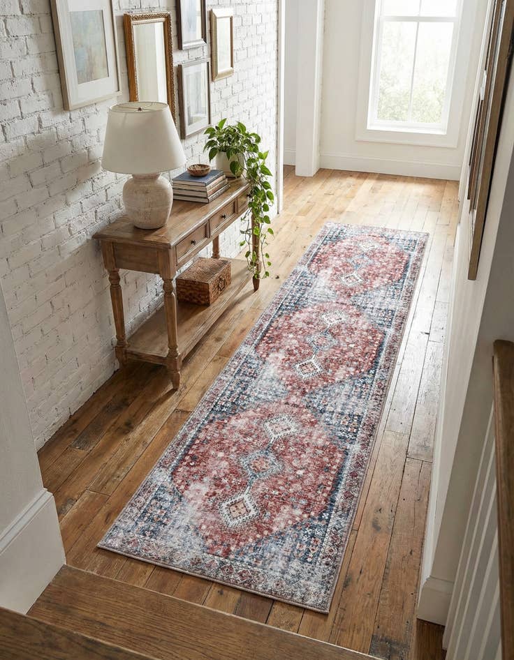 Detail image of 2' 7 x 10' Yara Runner Rug