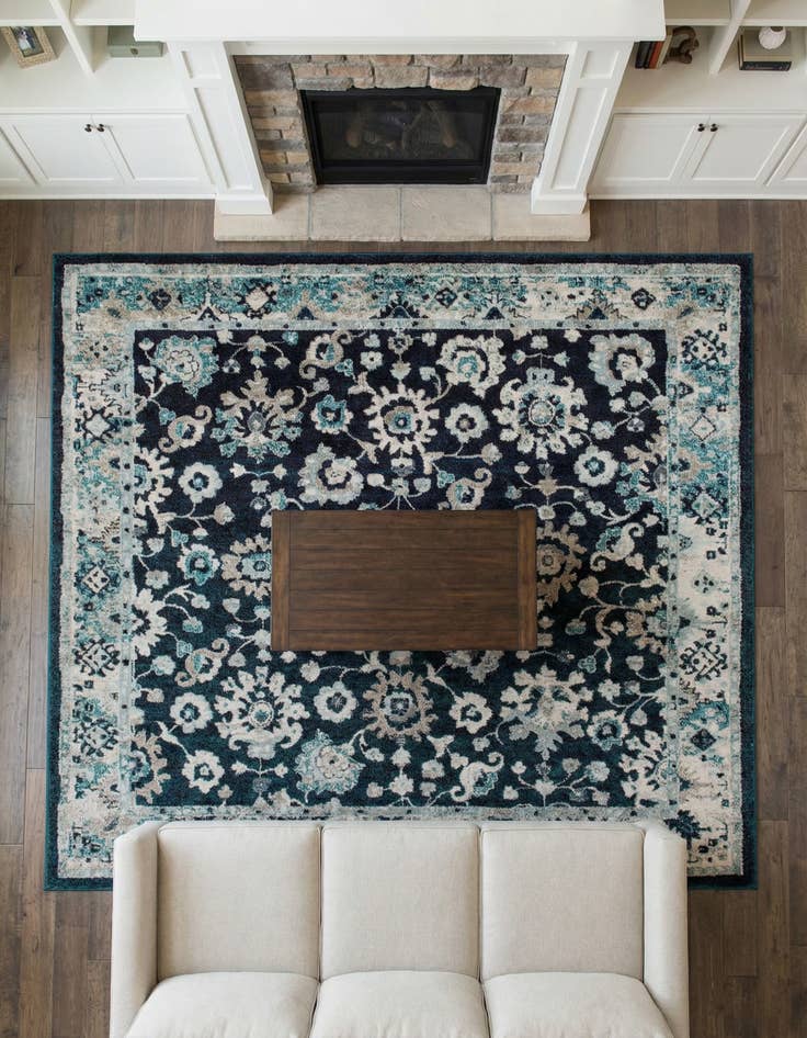 Detail image of 7' 10 x 7' 10 Madeline Square Rug