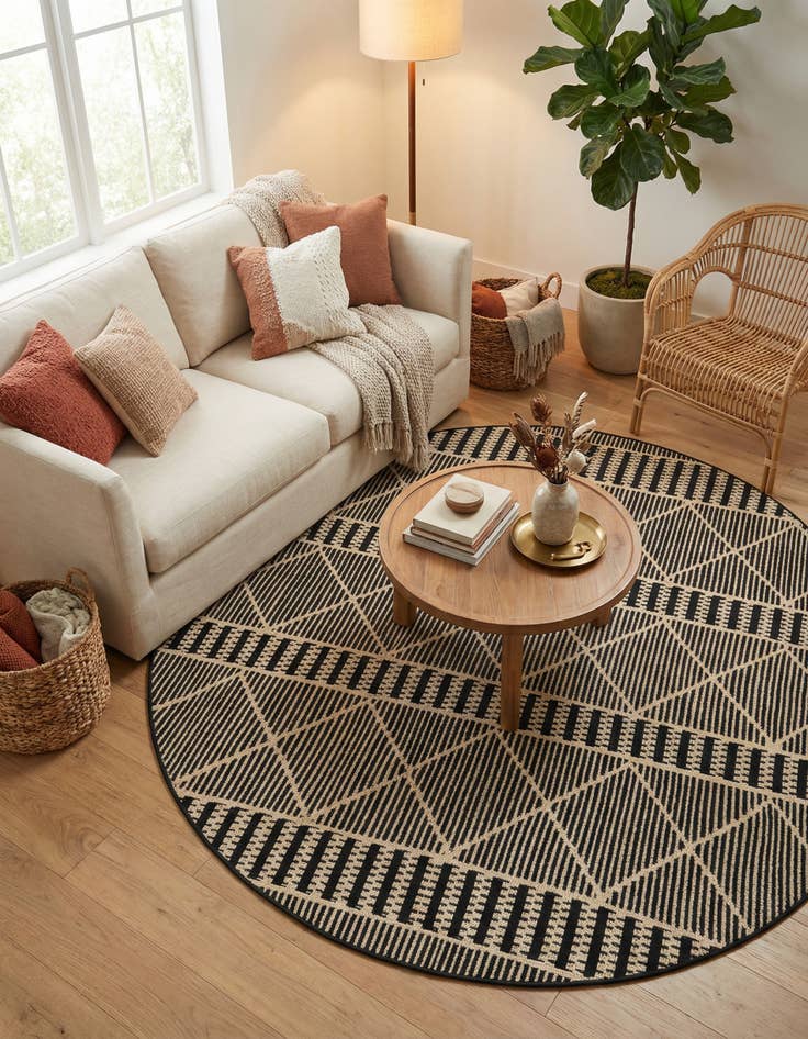 Detail image of 6' x 6' Washable Lattice Indoor / Outdoor Round Rug