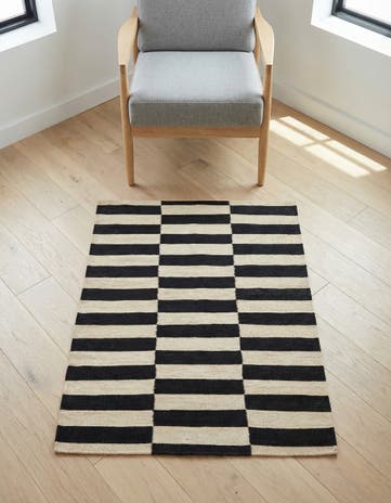 2' 8 x 3' 9 Hand Woven Kilim Modern Wool Rug