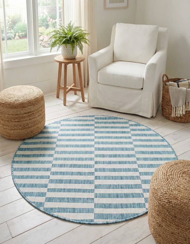 Detail image of 4' x 4' Washable Ribbon Indoor / Outdoor Round Rug