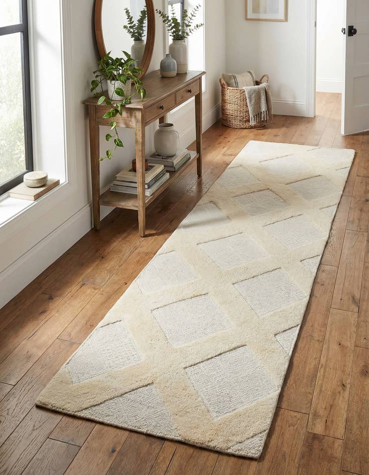 Detail image of 2' 7 x 10' Hand Woven Lattice Wool Runner Rug