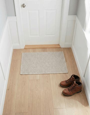 2' x 3' Easy-Clean Solid Indoor / Outdoor Rug