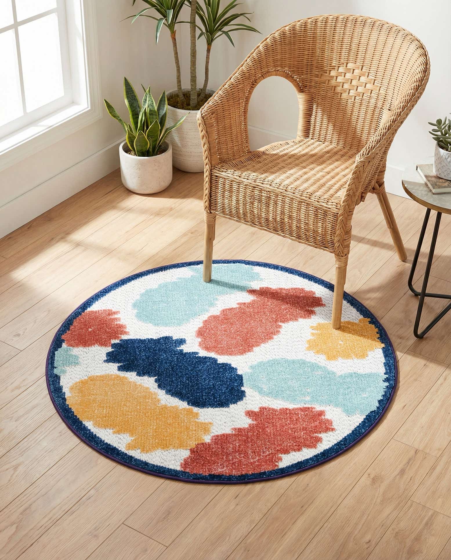 3' 3 x 3' 3 Easy-Clean Belize Indoor / Outdoor Round Rug