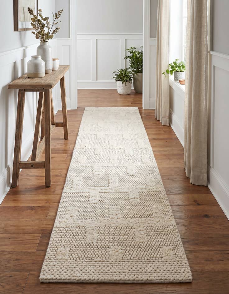 Detail image of 2' 7 x 12' Hand Woven Lana New Zealand Wool Runner Rug