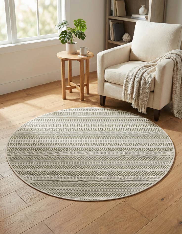Detail image of 4' x 4'  Washable Striped Indoor / Outdoor Round Rug
