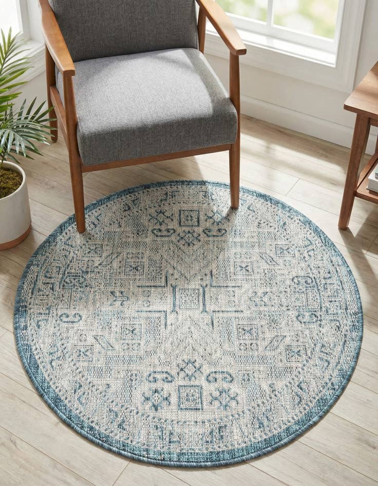 Detail image of 3' x 3' Easy-Clean Aztec Indoor / Outdoor Round Rug