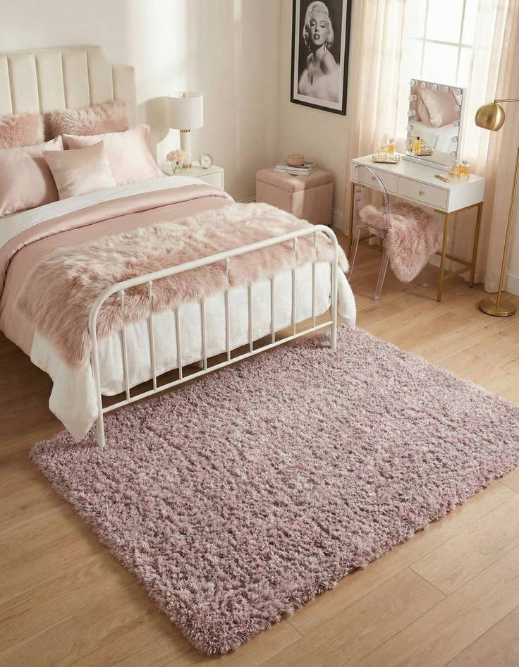 Detail image of 4' x 6' Marilyn Monroe&trade; Shag Rug