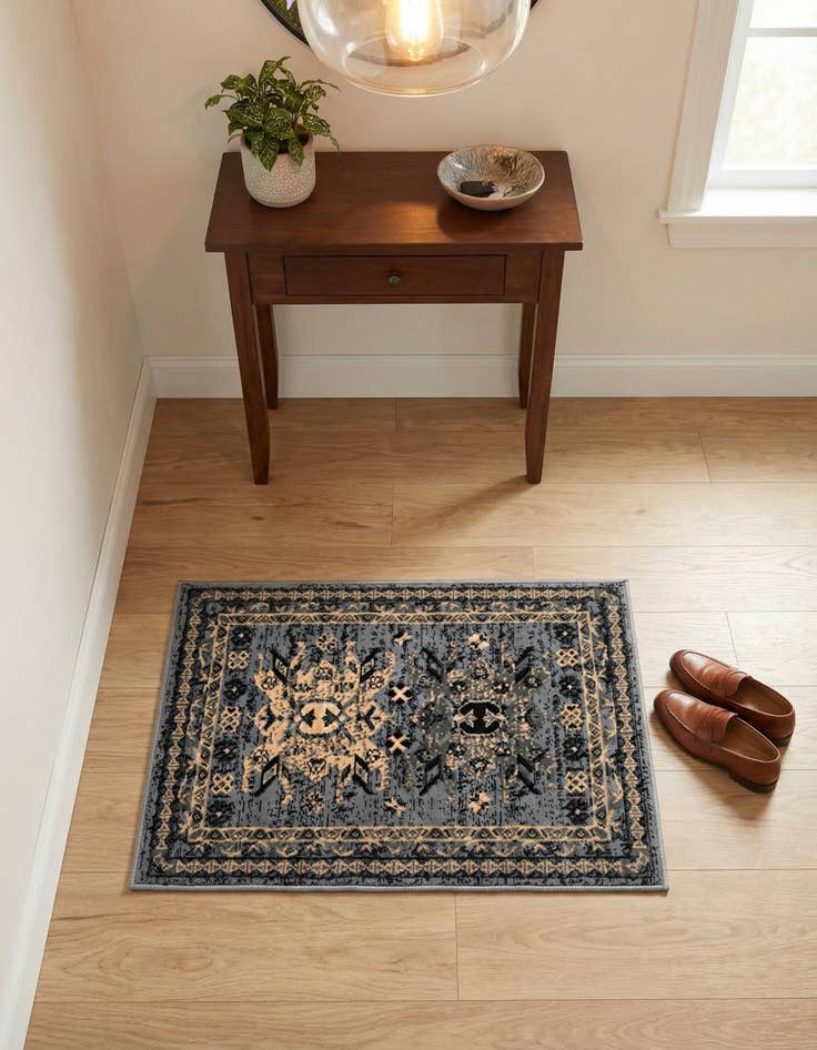 Detail image of 2' x 3' Heriz Design Rug