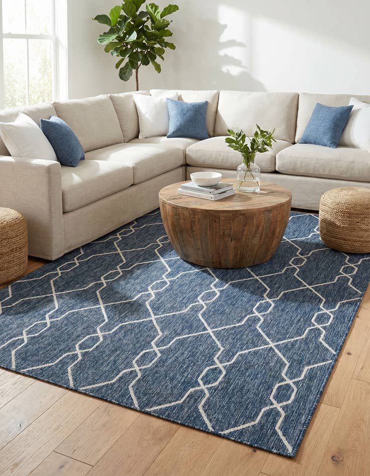 Detail image of 5' 3 x 8' Easy-Clean Trellis Indoor / Outdoor Rug