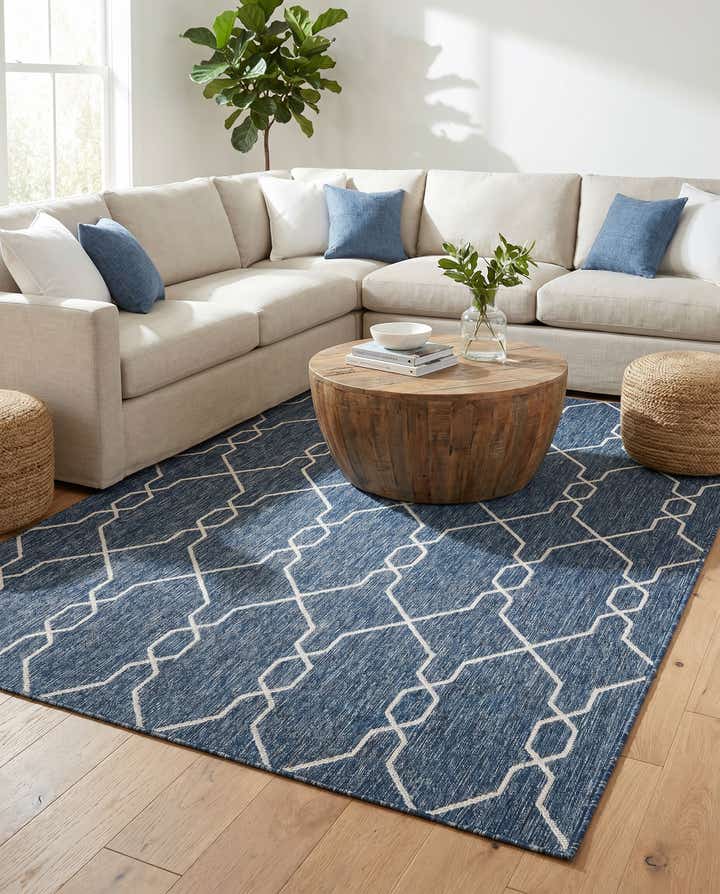 5' 3 x 8' Easy-Clean Trellis Indoor / Outdoor Rug