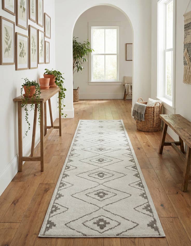 Detail image of  2' 7 x 10' Oslo Runner Rug