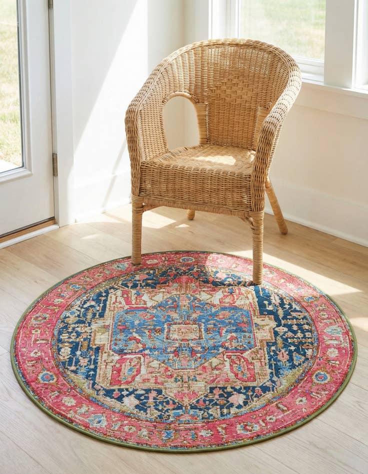 Detail image of 3' x 3' Washable Traditional Indoor / Outdoor Round Rug