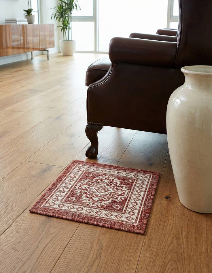 Detail image of 1' 4 x 1' 4 Washable Aztec Indoor / Outdoor Sample Rug