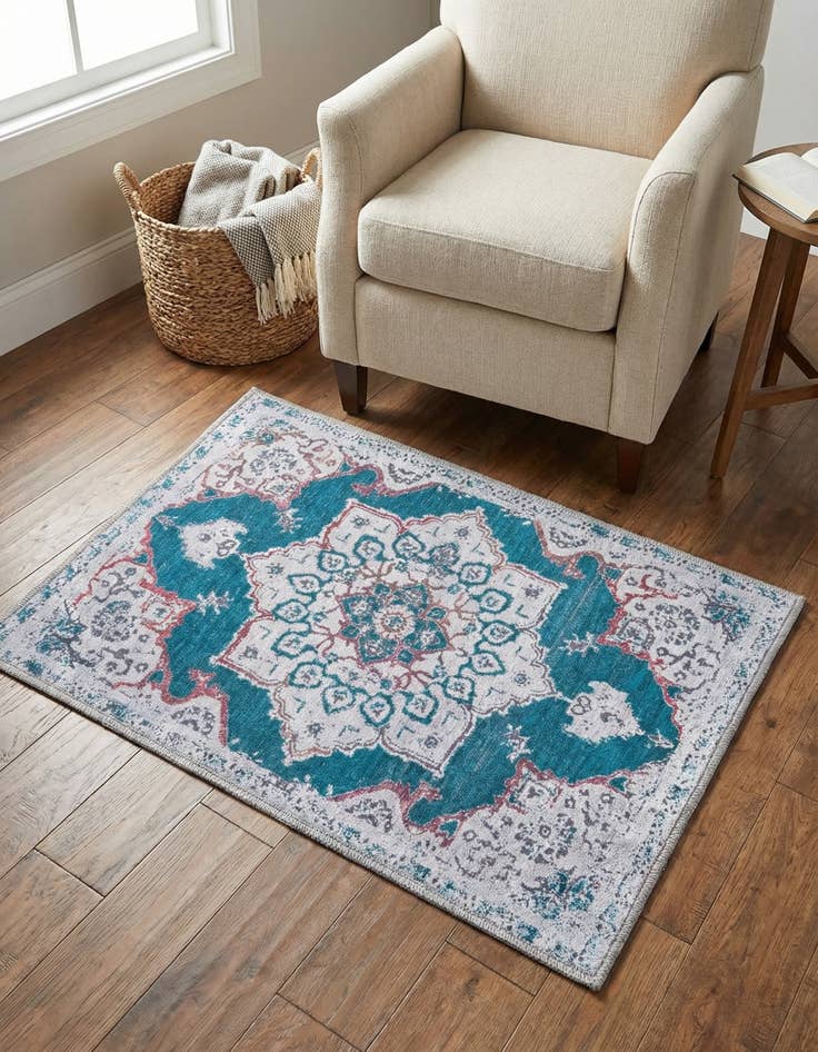 Detail image of 2' x 3' Washable Francesca Rug