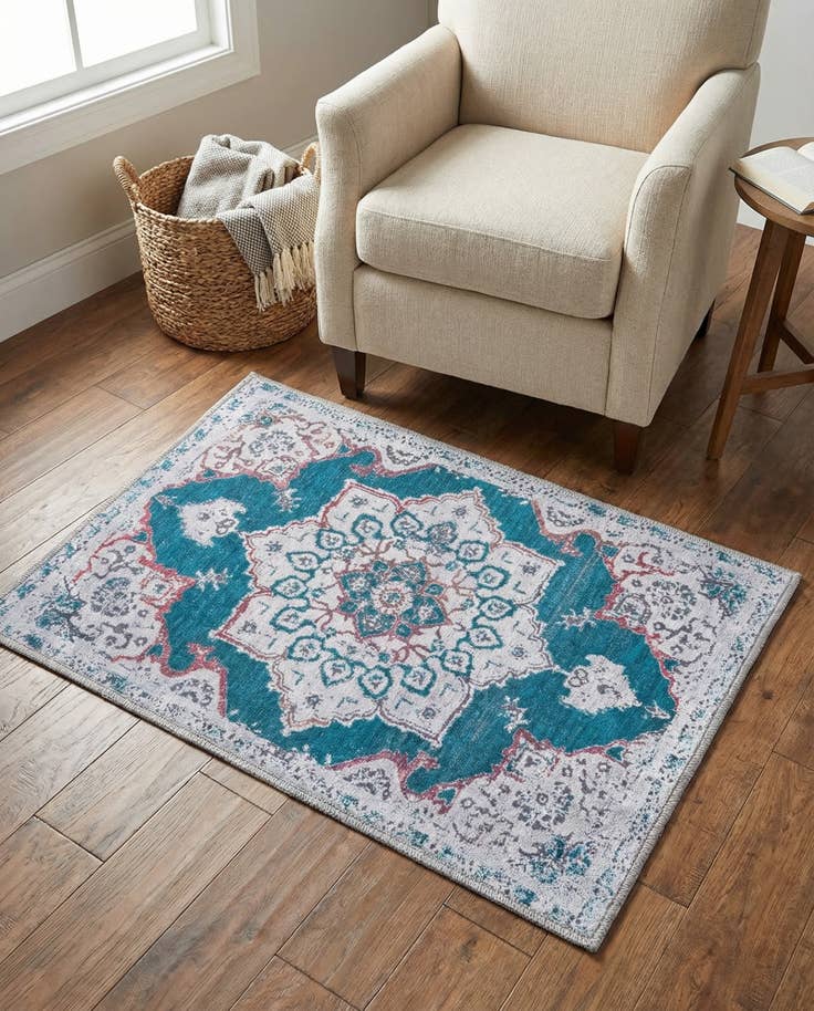 Detail image of 2' x 3' Washable Francesca Rug