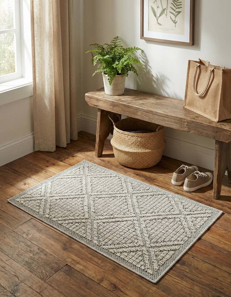 Detail image of 2' x 3' 1 Easy-Clean Trellis Indoor / Outdoor Rug